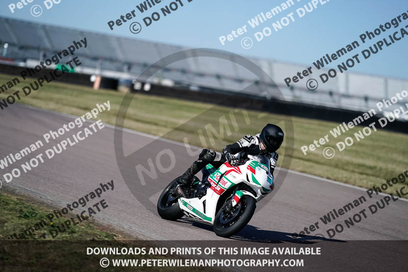 Rockingham no limits trackday;enduro digital images;event digital images;eventdigitalimages;no limits trackdays;peter wileman photography;racing digital images;rockingham raceway northamptonshire;rockingham trackday photographs;trackday digital images;trackday photos